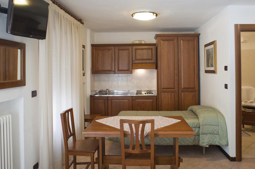 Albergo Castello Da Bonino Champorcher Exterior foto